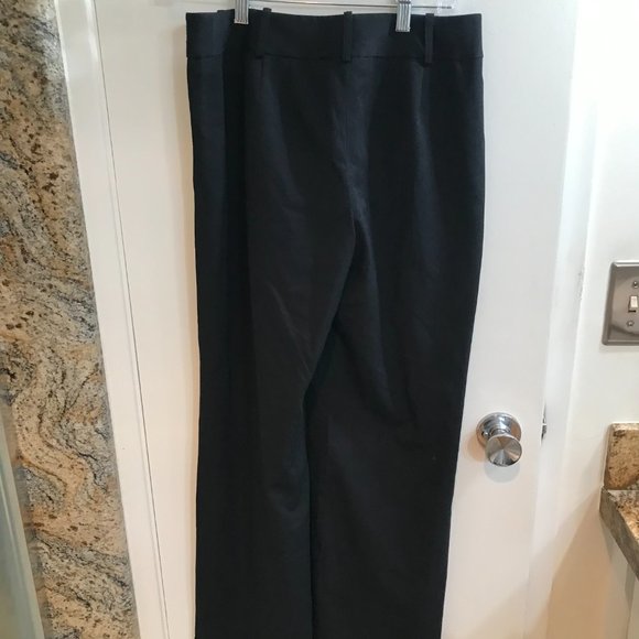 Ann Taylor Loft jet black cuffed trousers, size 4 - Picture 4 of 5
